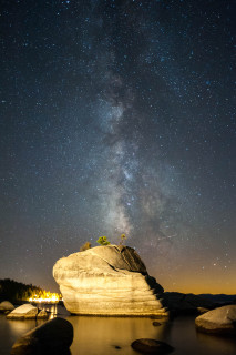 Daniel Newell - Milky Way Over Bonsai Rock
